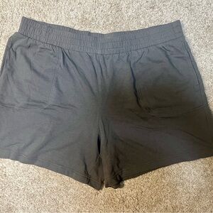 Terra & Sky Women's Charcoal Athletic Shorts